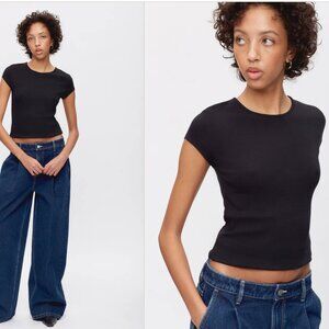 Kotn Women's 90s T-Shirt in Black